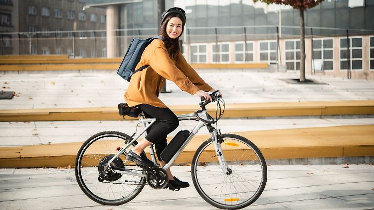 Schnell und umweltfreundlich von A nach B – mit den E-Bikes zum Black Friday geht das sogar günstiger!