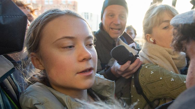 Am Mittwoch musste Greta Thunberg zu einem Gerichtstermin in London erscheinen, um sich wegen Störung der öffentlichen Ordnung zu verantworten. Sie war Mitte Oktober vorübergehend festgenommen worden, als sie und andere Klimaaktivisten sich während eines Protests geweigert hatten, Auflagen der Polizei zu befolgen.