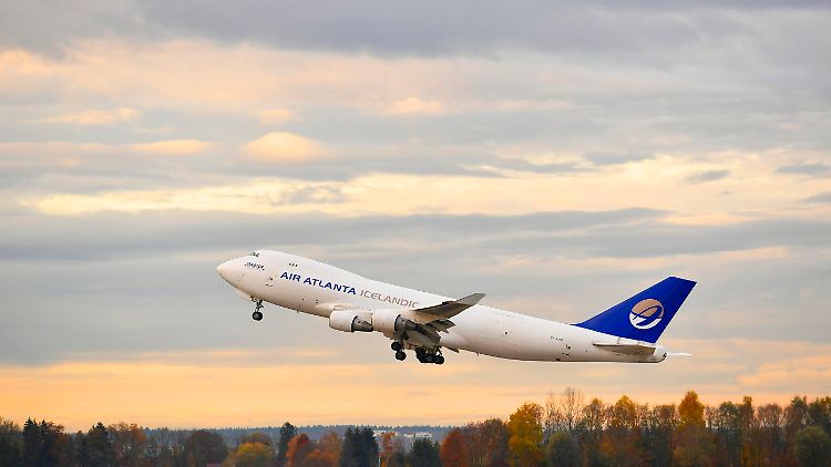 Der kuriose Vorfall an Bord ereignete sich in einer Eine Boeing 747 der Fluglinie Atlanta Icelandic. 