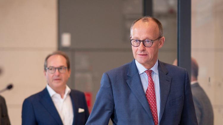 CSU-Landesgruppenchef Dobrindt und Unionsfraktionschef Merz werteten das Urteil aus Karlsruhe als Erfolg.