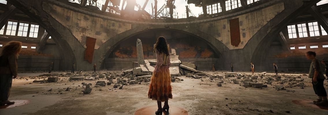 DIE_TRIBUTE_VON_PANEM__THE_BALLAD_OF_SONGBIRDS__SNAKES_Szenenbilder_09.300dpi.jpg