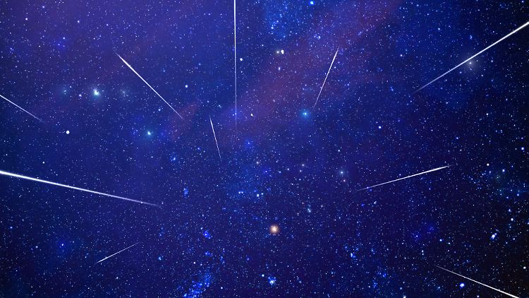 Mit einer Geschwindigkeit von mehr als 250.000 Kilometern pro Stunde dringen die Meteore der Leoniden in die Erdatmosphäre ein. 