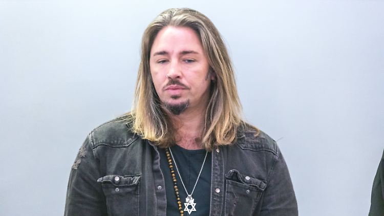 Trägt den Davidstern auch vor Gericht offen: Gil Ofarim.