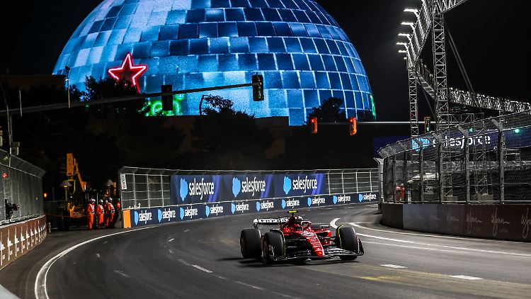 In Las Vegas musste Carlos Sainz seinen Ferrari nach wenigen Minuten wieder abstellen.