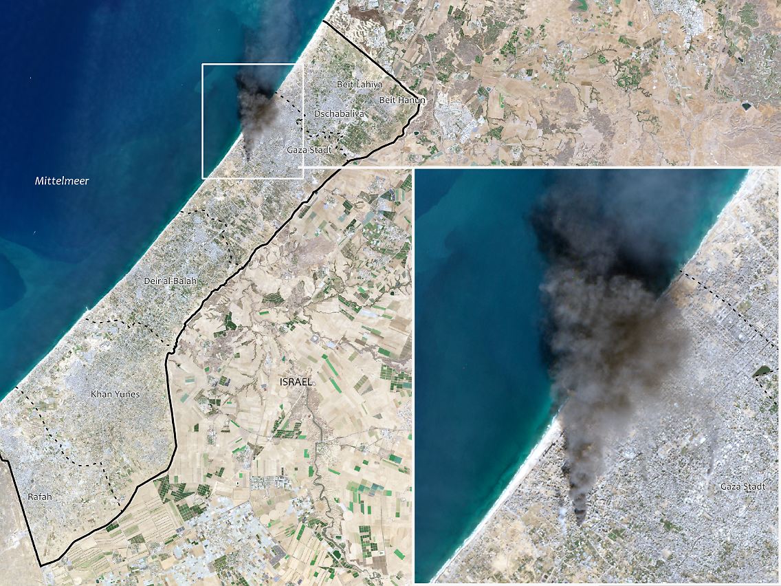 In einem Vorort von Gaza-Stadt brennt am 16. November 2023 eine Industriehalle. In der Nacht zuvor hatte die israelische Armee einen Luftangriff in der Nachbarschaft ausgeführt.