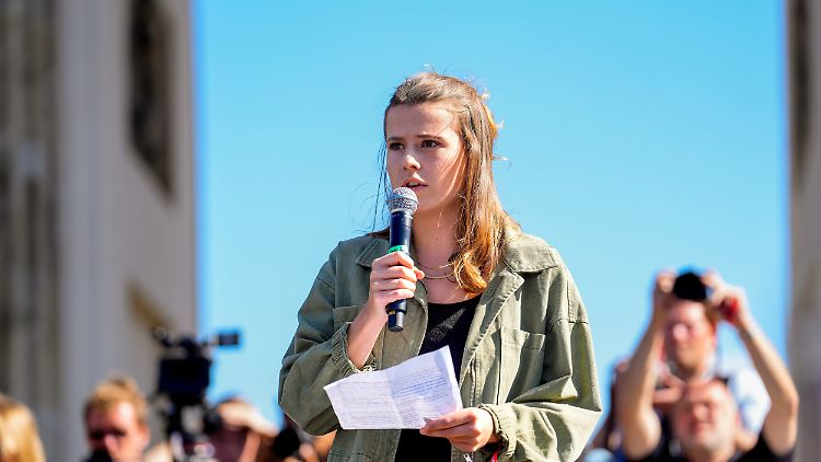 Fridays for Future sei in Deutschland "seit Jahren selbständig und unabhängig" von Greta Thunberg, sagt Neubauer. 