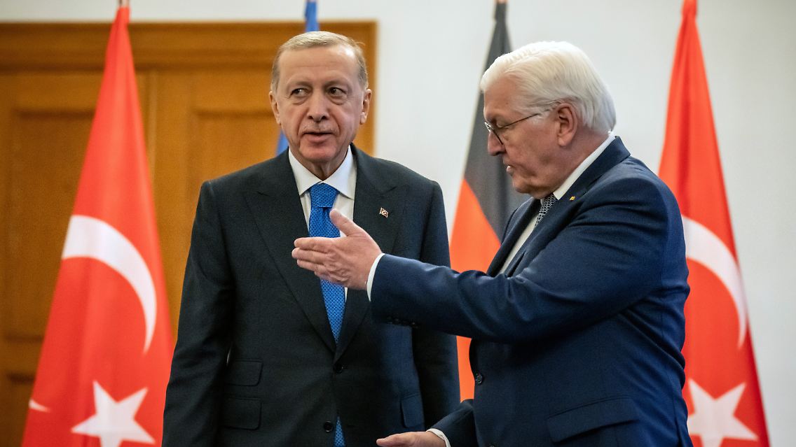 Nach dem Treffen mit Steinmeier im Schloss Bellevue geht es für Erdogan zu einem Abendessen mit Kanzler Scholz.