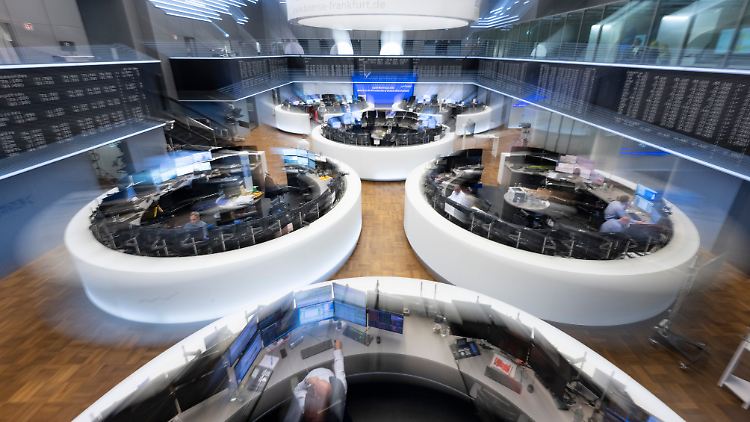Anleger haben im DAX wieder die Marke von 16.000 im Blick - und einige sogar das Jahreshoch bei 16.5029.