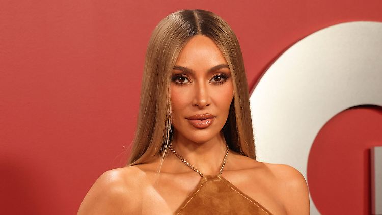 Perücke für die Preisverleihung: Das Männermagazin "GQ" kürt Kim Kardashian zum "Mann des Jahres".