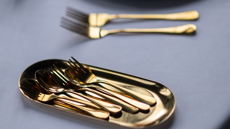 "Die Gastronomie hat die Preise in den vergangenen beiden Jahren bereits deutlich stärker erhöht als die Inflation", sagt der DIW-Präsident Marcel Fratzscher. 