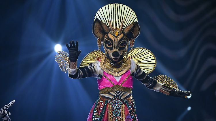 Unter dem Okapi-Kostüm steckte Katja Ebstein.