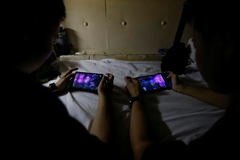 2024-01-10T230706Z-523541408-RC25E4A2D7SG-RTRMADP-3-JAPAN-DEFENCE-WOMEN