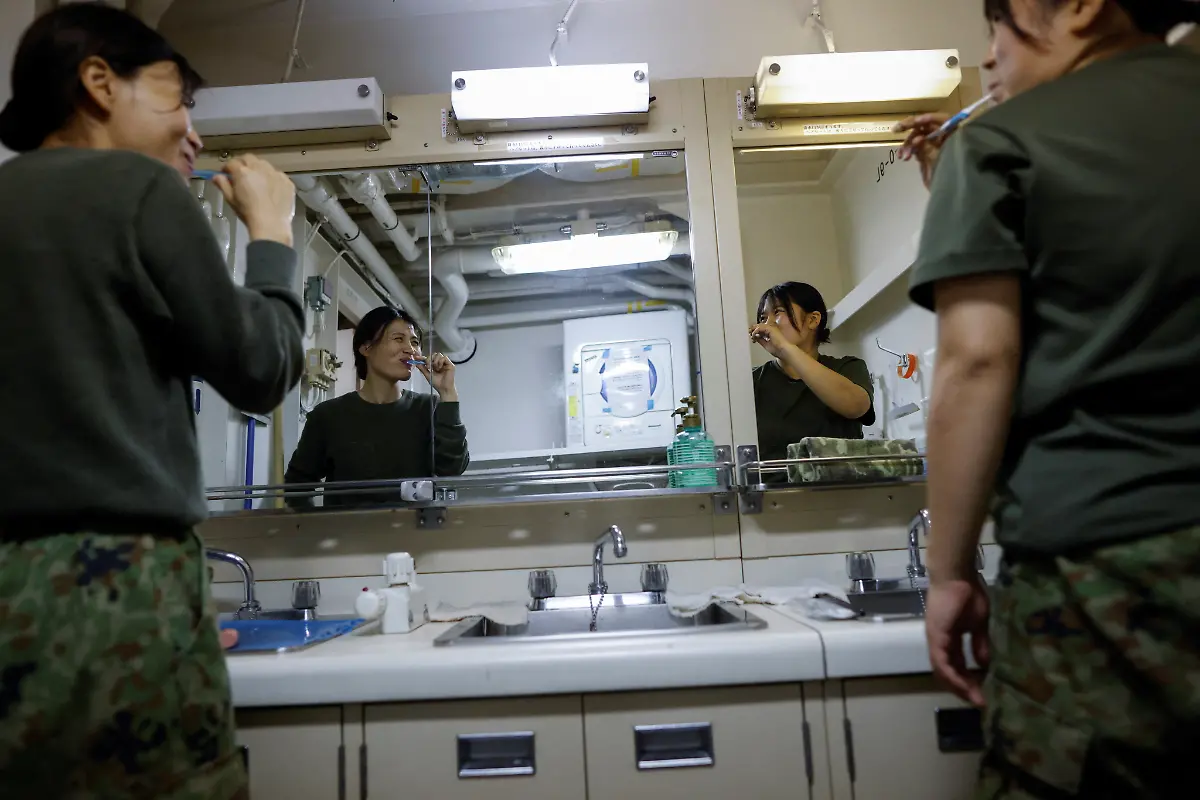 Hikari-Maruyama-and-Runa-Kurosawa3