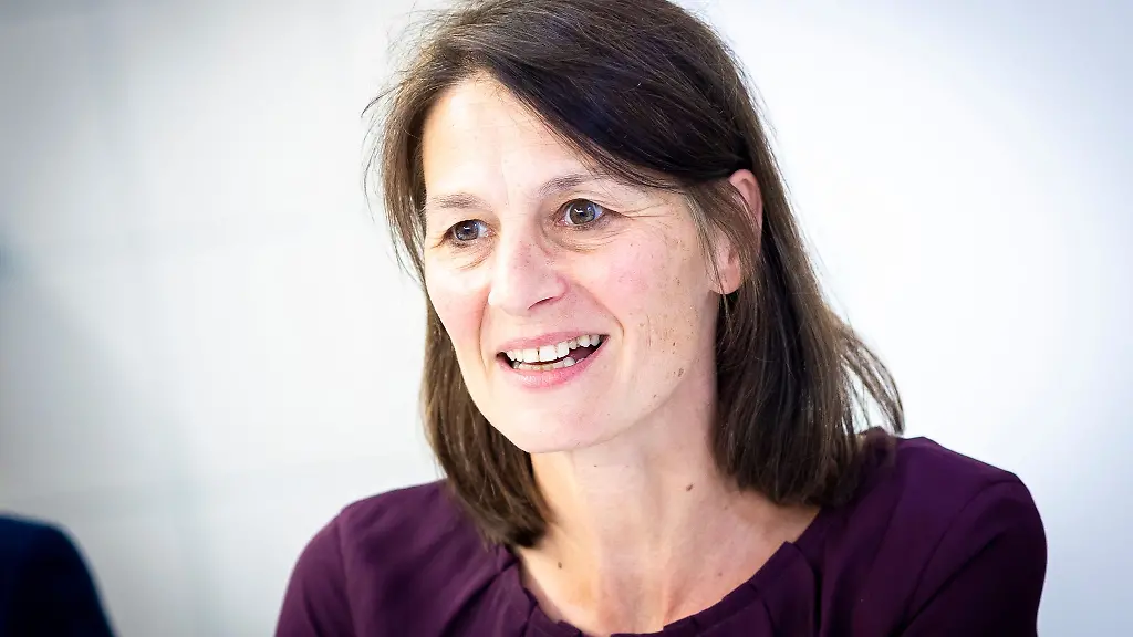 Miriam-Staudte-Buendnis-90-Die-Gruenen-Landwirtschaftsministerin-in-Niedersachsen-spricht-im-Rahmen-einer-Pressekonferenz