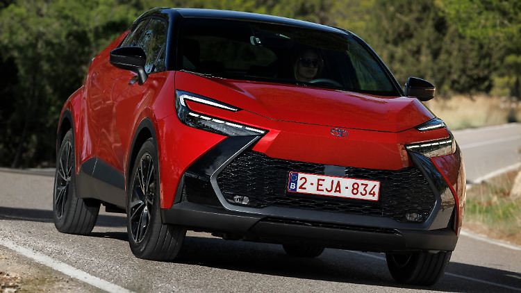 Die Preispalette reicht bis zum Plug-in-Hybrid in fast Vollausstattung für 50.500 Euro.