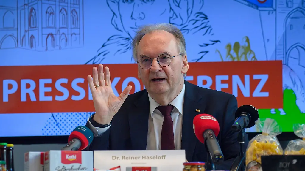 Reiner-Haseloff-M-CDU-Ministerpraesident-des-Landes-Sachsen-Anhalt