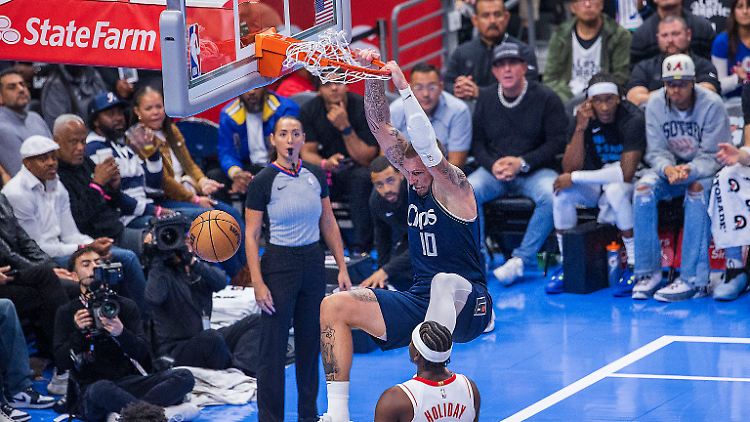 David Theis im Spiel gegen die Houston Rockets am 17. November 2023.