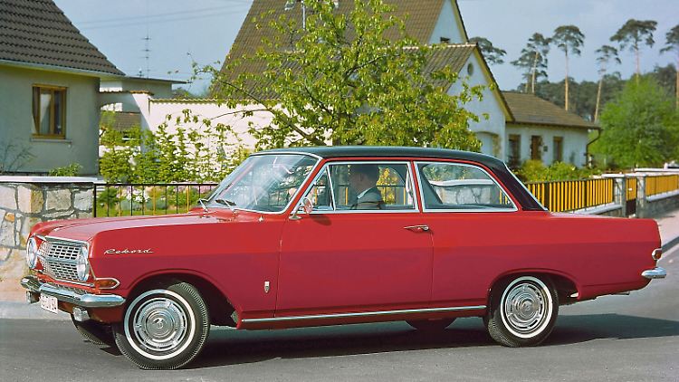 Mondäner Lifestyle für Familien: Damit wurde der Opel Rekord A/B zum ersten deutschen Mittelklassemodell in Millionenauflage.