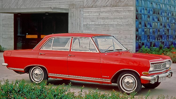 "Familienauto mit Sportwagencharakter": Der Rekord B hatte moderne Vierzylinder mit obenliegender Nockenwelle.