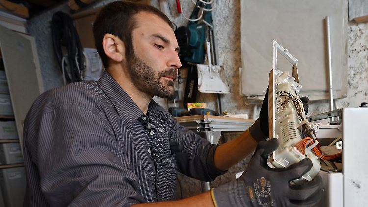 Waschmaschinen sind teuer. In einigen Fällen ist eine Reparatur günstiger als ein Neukauf.