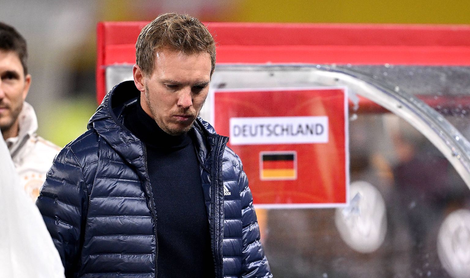 Beim bitteren Gang in die Kabine schallten dem völlig frustrierten Bundestrainer Julian Nagelsmann und seinen schwer geschlagenen Spielern die österreichischen Jubelarien wie "Oh, wie ist das schön" noch hinterher. 
