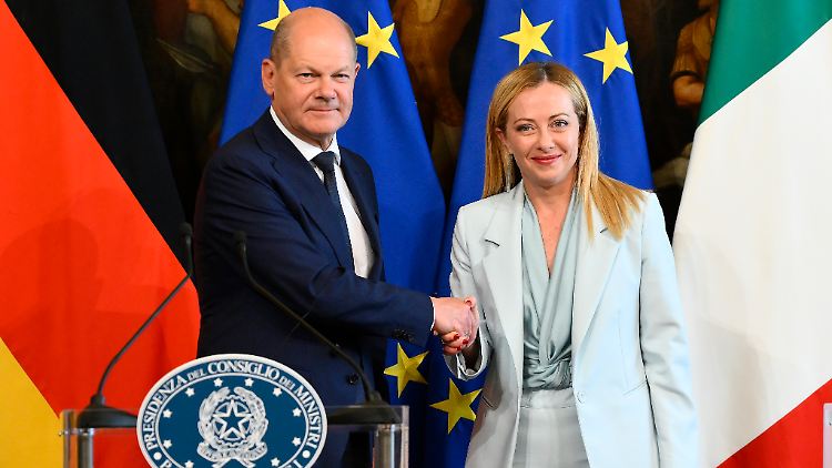 Noch im Juni hatten Scholz und Meloni über gemeinsame Abkommen in der Asylpolitik diskutiert.