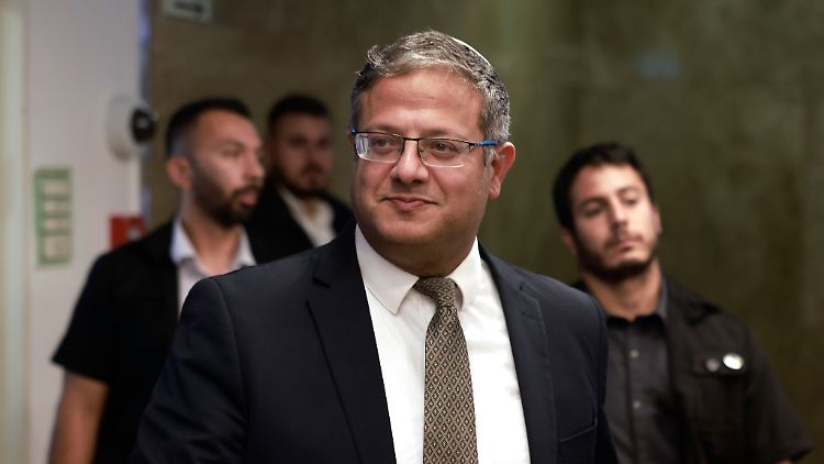 Die Hamas bekomme alles, was sie gewollt habe, kritisiert Israels Polizeiminister Ben-Gvir.