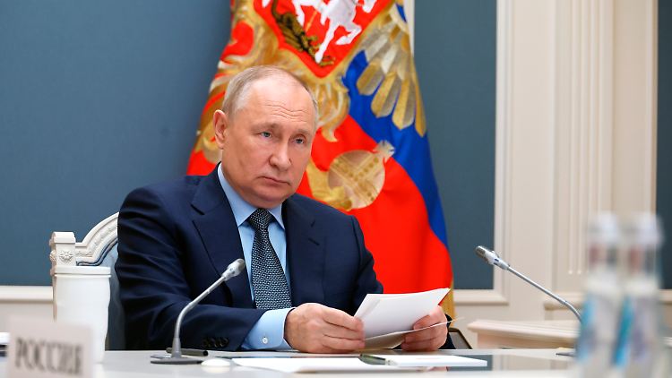 Kremlchef Putin spricht von Verhandlungen, lehnt aber einen Rückzug seiner Truppen aus der Ukraine ab.  