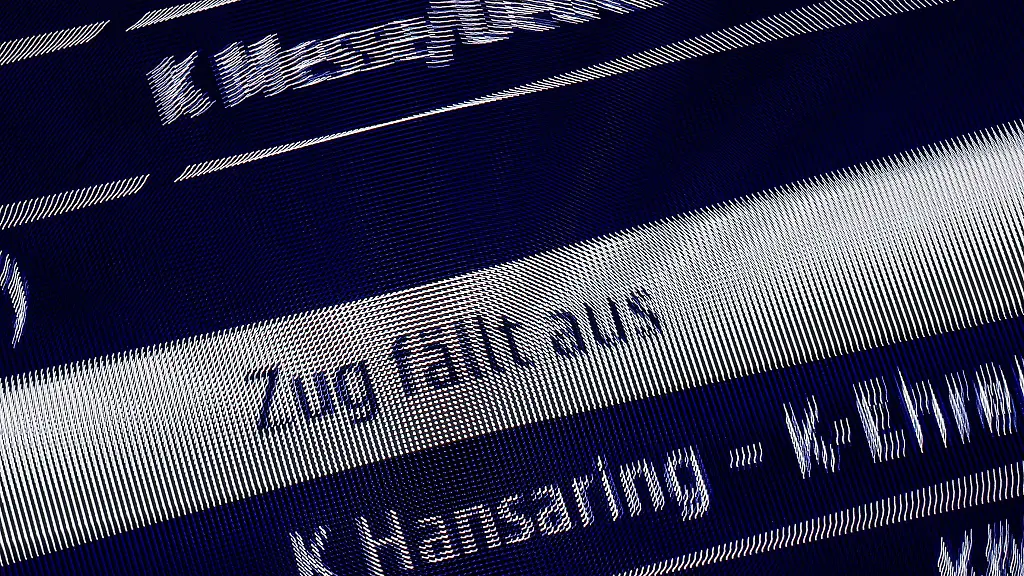 Der-Schriftzug-Zug-faellt-aus-steht-auf-einer-Anzeigetafel