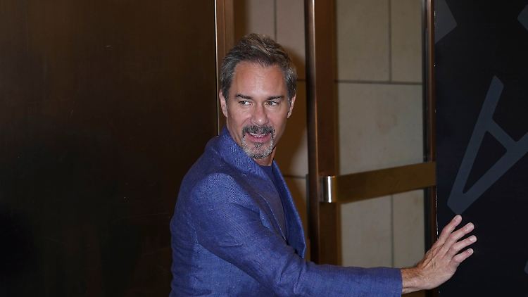 Nach vielen Jahren soll Eric McCormack wieder single sein.