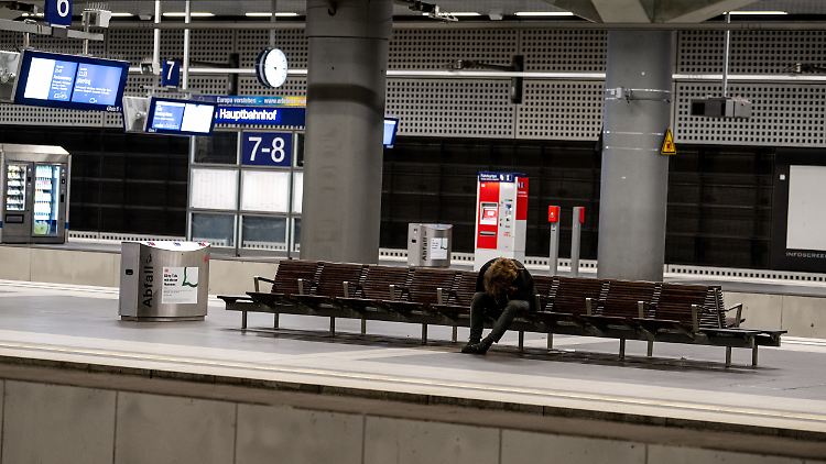 Die DB erwartet bald wieder verlassene Bahnhöfe durch erneute Streiks.