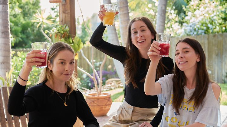 Artischocken und Drinks als Vorspeise für die Girls von HAIM.