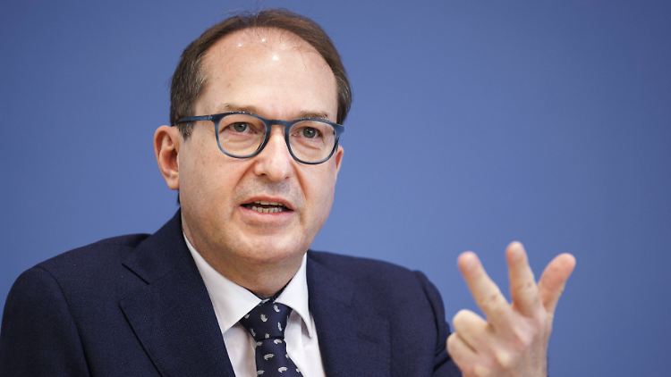 "Wir haben jetzt Klarheit für 2023, aber nicht für 2024", sagt CSU-Politiker Alexander Dobrindt.