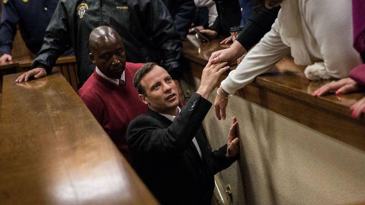 Pistorius beim Verlassen des Gerichts in Pretoria im Juli 2016.