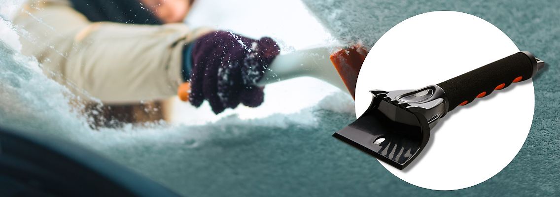 Mit einem effizienten Eiskratzer ist das Auto deutlich schneller freigeschaufelt.