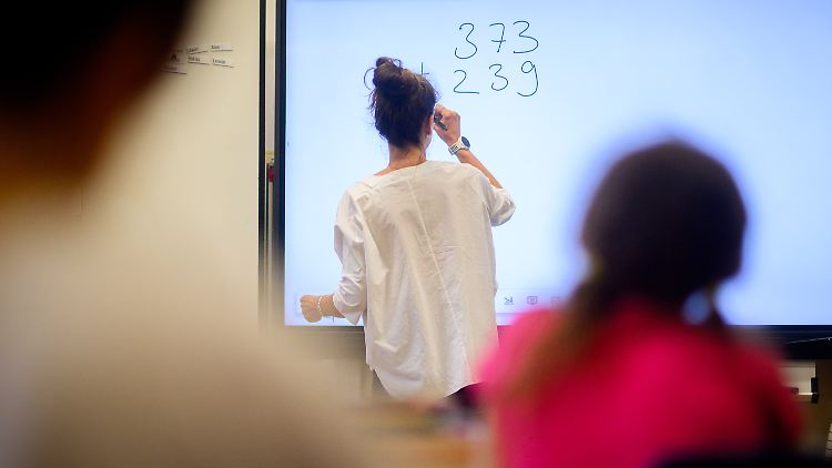 In jeder fünften Schule fehlen pädagogisch ausgebildete Lehrer. Die einzige Hoffnung momentan sind Quereinsteiger.