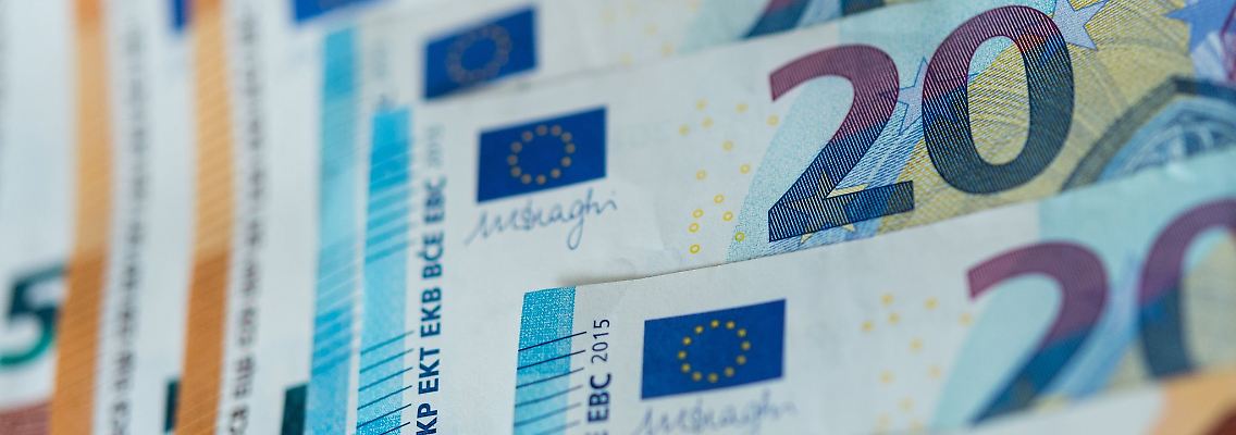 Einer Umfrage zufolge würde eine Mehrheit der Bevölkerung die Schuldenbremse in ihrer aktuellen Form beibehalten.
