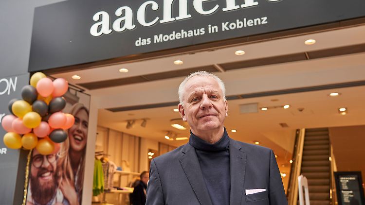 Göbel im März bei der Eröffnung der Aachener-Filiale in Koblenz.