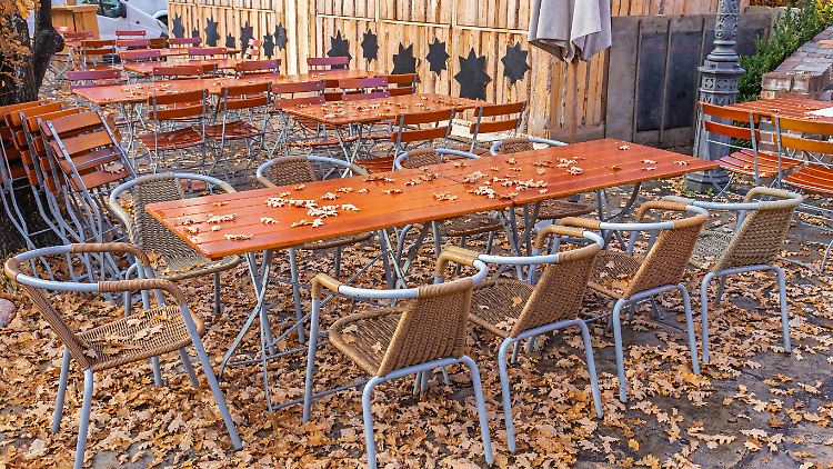 Die Rückkehr zu 19 Prozent Mehrwertsteuer ist nicht das einzige Problem für die Gastronomen. Wer kein Personal hat, kann auch gleich dicht machen.   