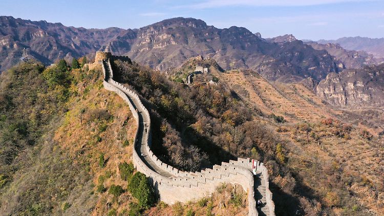 Die Chinesische Mauer zählt zu den größten Attraktionen im Land.