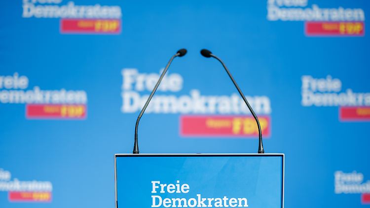 "Wie wir Einnahmen verbessern": Ein anderes Wort dafür ist "Steuererhöhung".