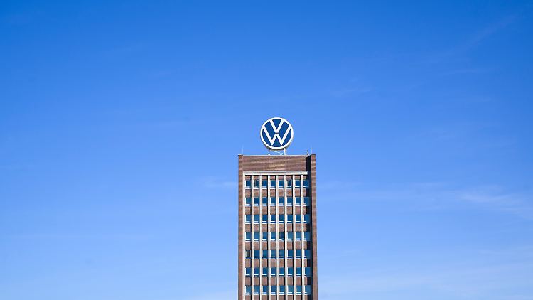"Mit der Neuregelung für das Management findet eine Angleichung an die Urlaubsregelung im Tarifbereich statt", erklärt eine VW-Sprecherin.