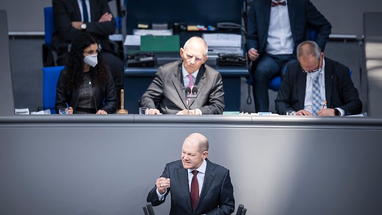 Schäuble in seiner früheren Rolle als Präsident des 19. Deutschen Bundestags.