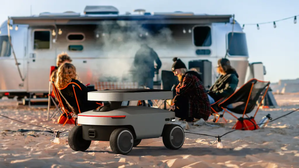 jackery-solar-mars-bot-lifestyle-scaled