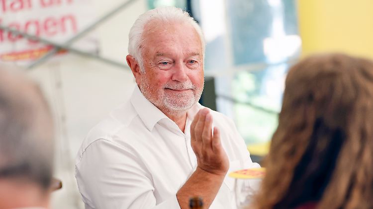Pflegt die ungeschliffene Rede: Wolfgang Kubicki - hier beim politischen Frühschoppen der FDP in Gillamoos im September.