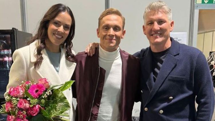 Weihnachten feiern sie dann aber vermutlich doch getrennt: Die Großfamilie Ivanovic-Schweighöfer-Schweinsteiger.