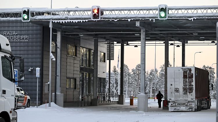 Ein finnisch-russischer Grenzübergang.