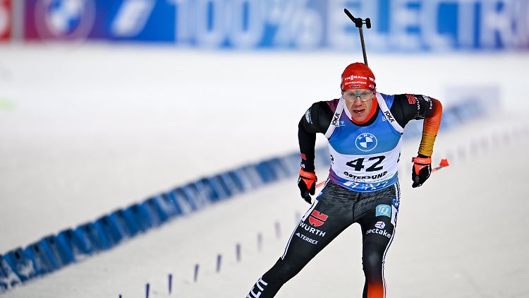 Roman Rees stürmt seinem ersten Weltcup-Sieg entgegen.