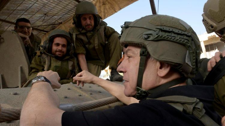 Regierungschef Netanjahu schwört seine Soldaten auf Israels Kriegsziel ein. "Wir werden bis zum Ende weitermachen - bis zum Sieg." 