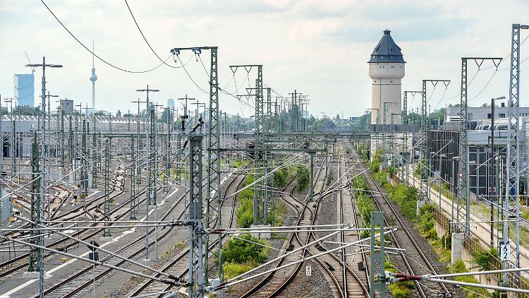 Das bundeseigene Schienennetz ist nach Jahren der Vernachlässigung in einem kritischen Zustand. 